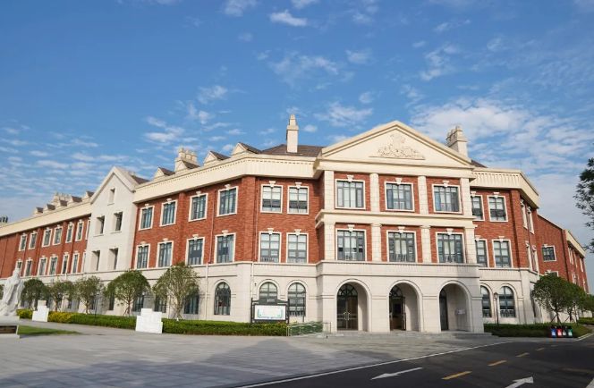 成都墨尔文学校